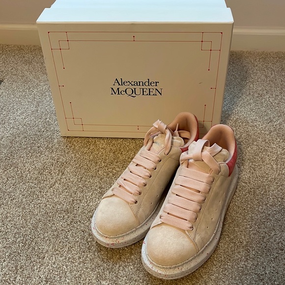 Alexander McQueen suede platform sneaker. Size 37. New! - Picture 2 of 6